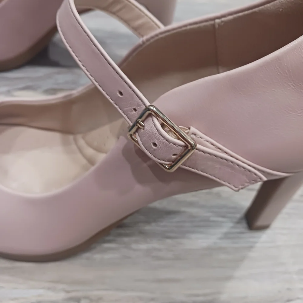 Clarks Classic Mary Jane Pumps in Blush Pink - - Picture 9 of 16